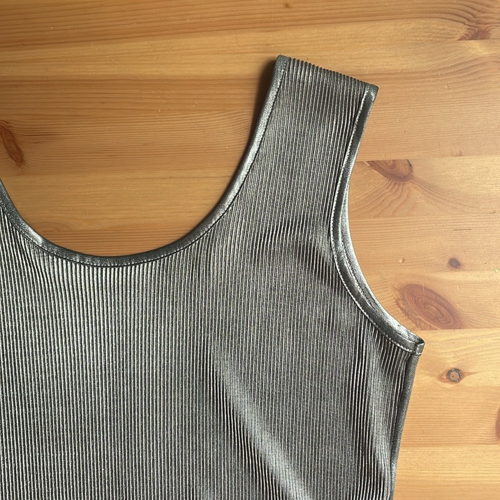 Metallic Silver Ribbed Tank Top 🪩 - Picture 2 of 7